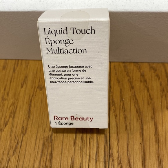 Rare Beauty Liquid touch multi tasking make up sponge - Picture 3 of 4